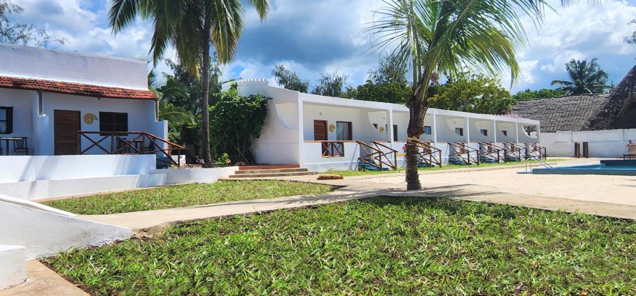 Nautilus Boutique Hotel Uroa Exterior photo