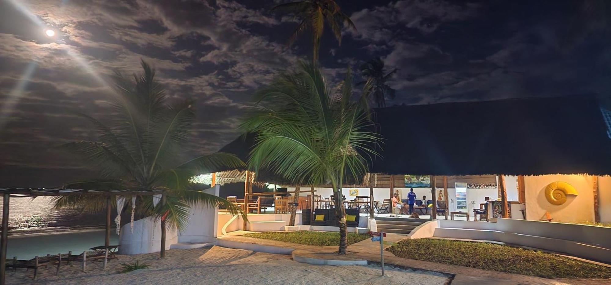 Nautilus Boutique Hotel Uroa Exterior photo